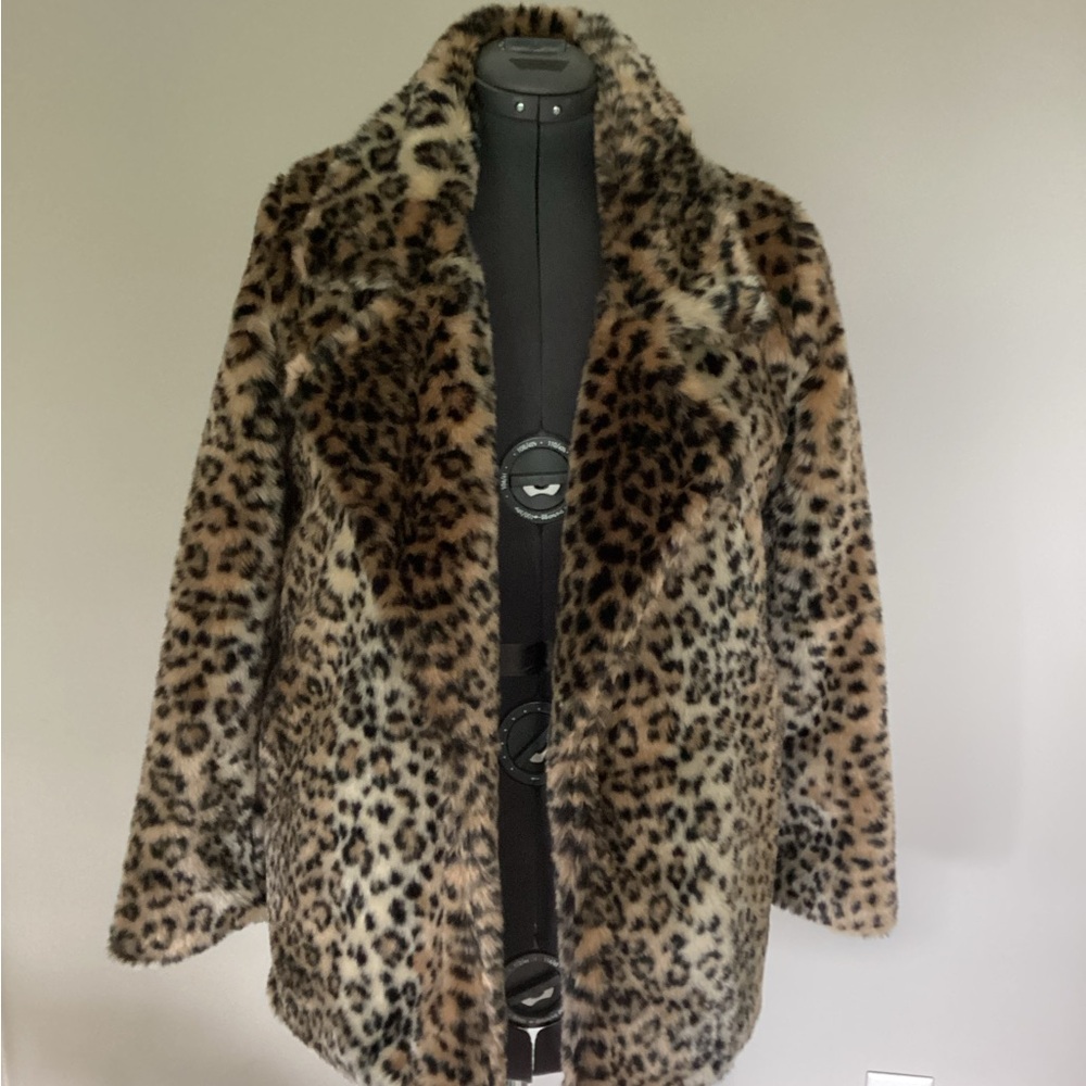 Leopard print faux fur coat